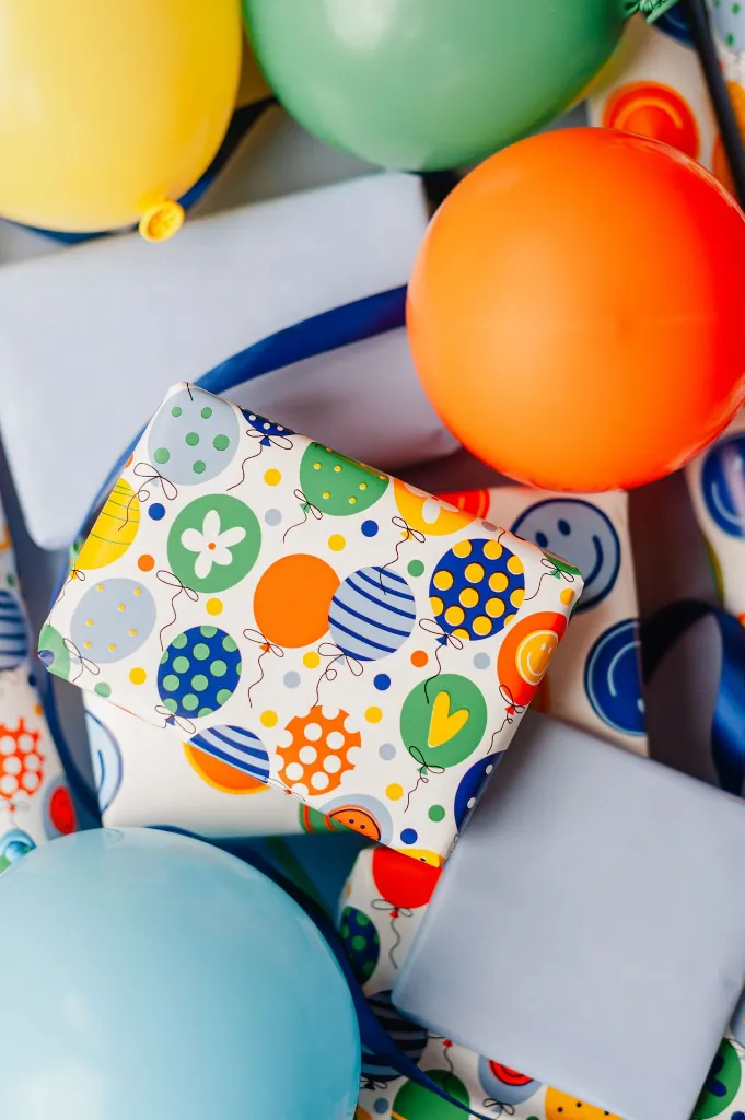 0038286_kp-cadeaupapier-50cm-200m-birthday-balloons.webp