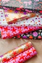 0035307_consumentenrollen-box-kp-colorful-christmas-70cm-x-2m-50rol.webp