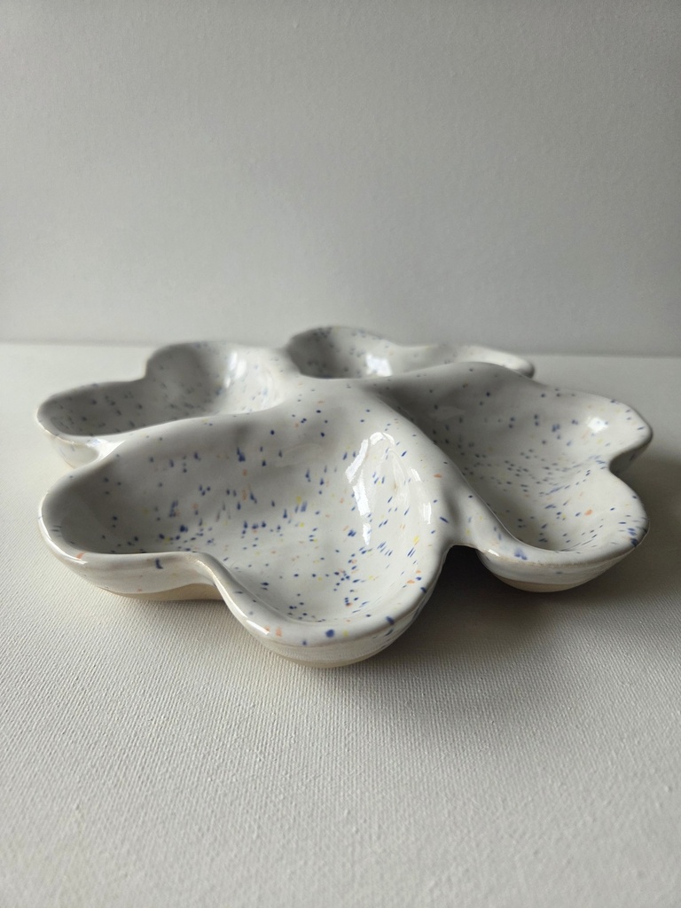 W74 snack hartenschaal witte spikkel