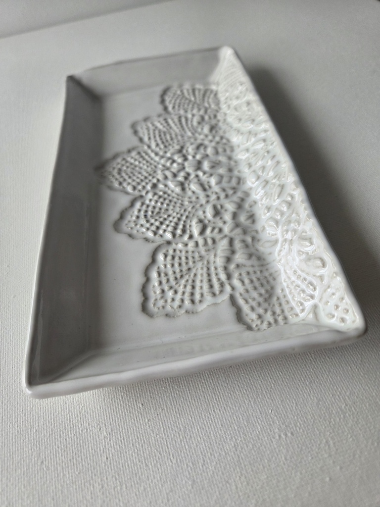 W72 Schaal met kantafdruk wit