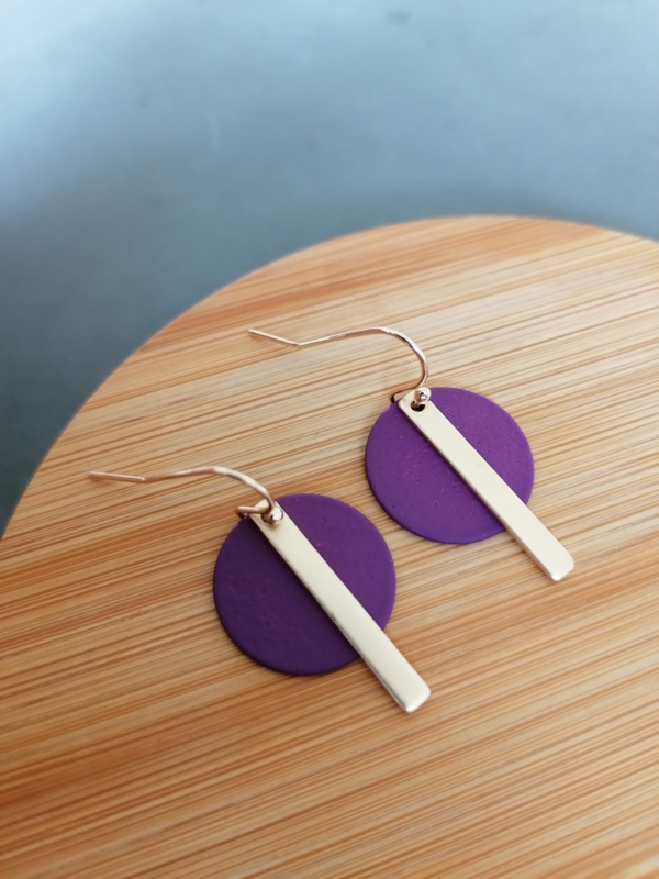 Oona (aubergine)