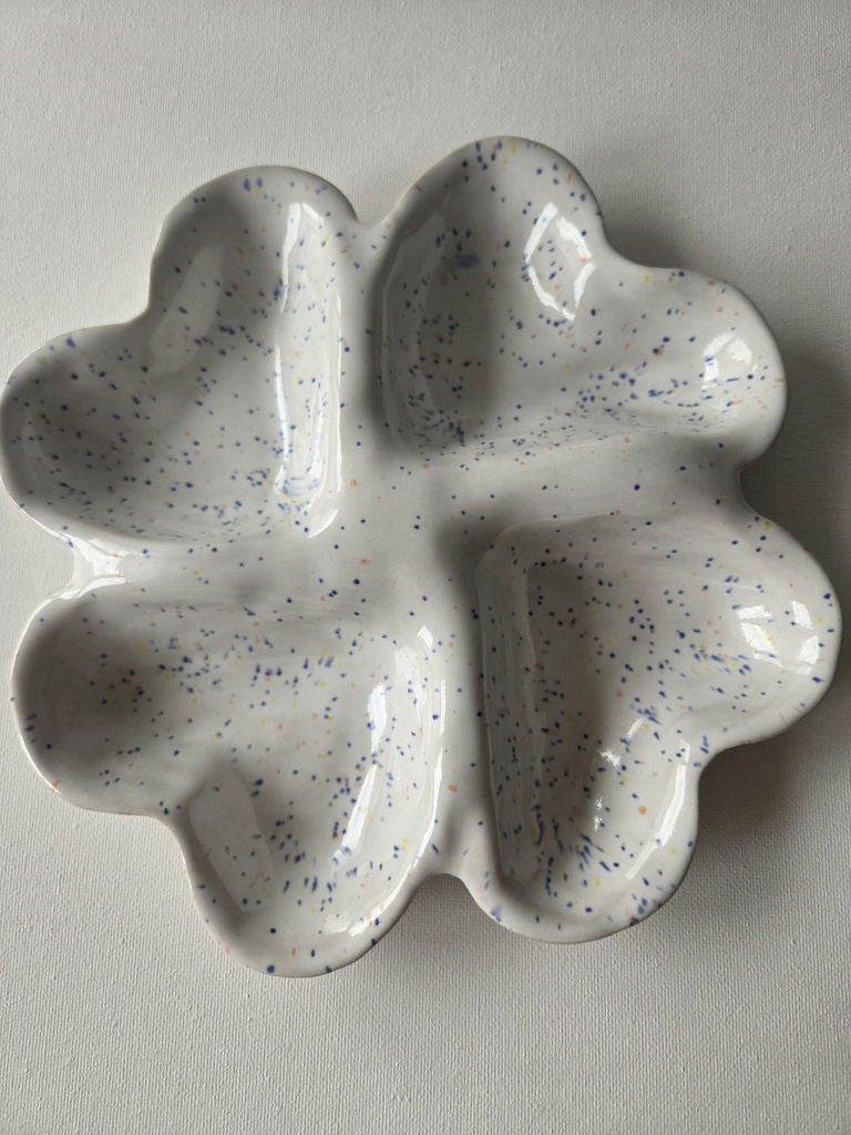 Snack hartenschaal witte spikkel