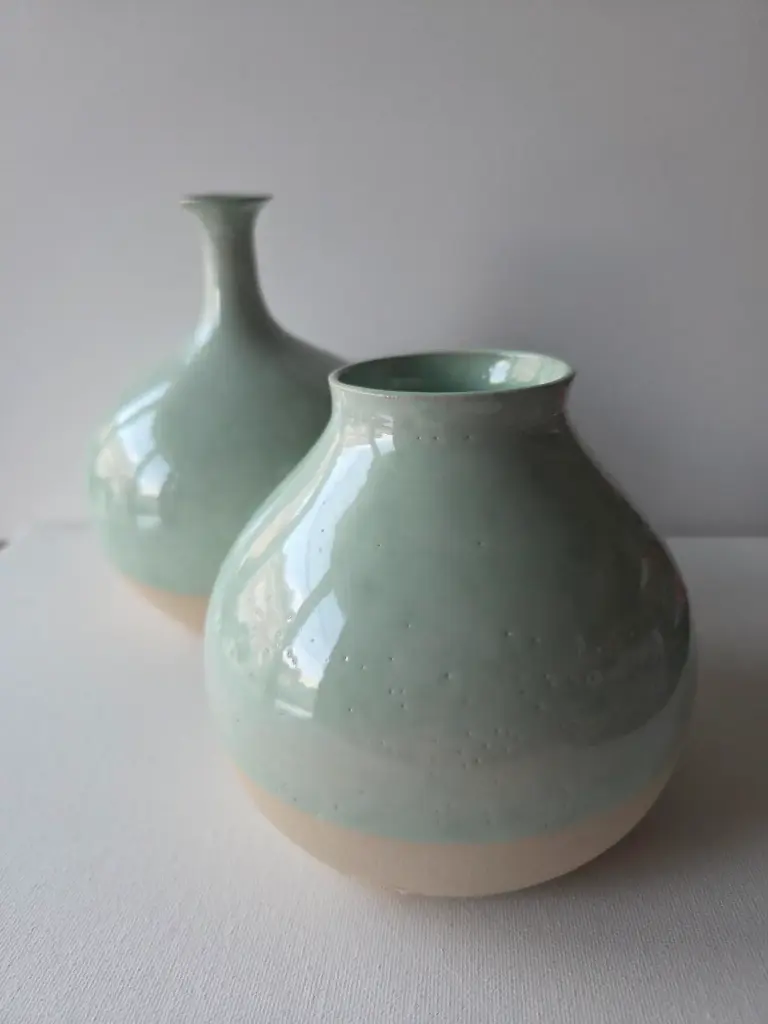 W94 muntgroene bolle lage vaas