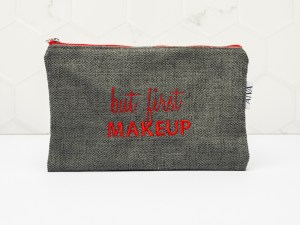 But first make-up - donker grijs